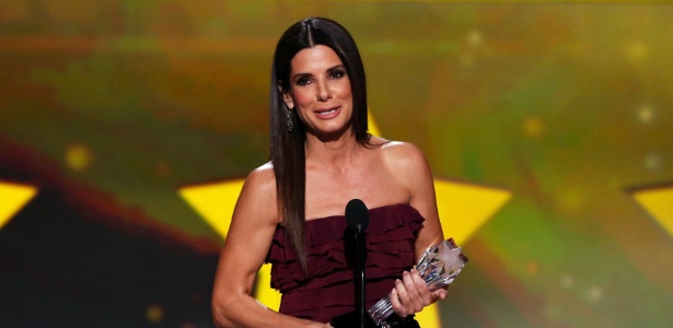 A atriz Sandra Bullock, ao ser premiada por sua atuação em "Gravidade"
