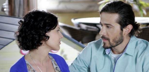 Em "Chiquititas", Fernando beija Carol e Júnior flagra