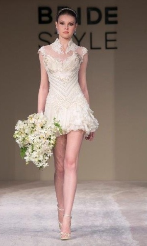 Vestido curto bordado com renda e transparência; do Samuel Cirnansck ... Vestido curto bordado com renda e transparência; do Samuel Cirnansck ...