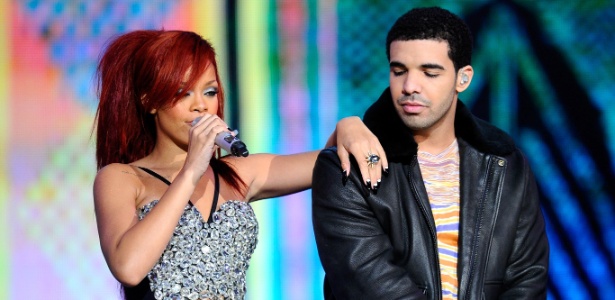 Drake estaria deprimido após terminar com Rihanna, diz site