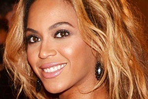 Duelo da beleza: conheças os estilos opostos de Beyoncé e Solange Knowles (Foto: Getty Images)