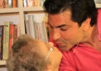 Palmirinha dá selinho no apresentador Edu Guedes - Cláudio Augusto/Photo Rio News