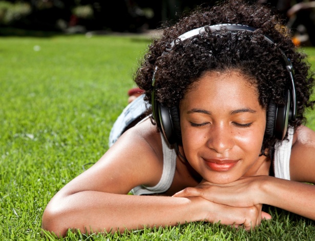 Emoções positivas são despertadas sempre que ouvimos músicas das quais gostamos