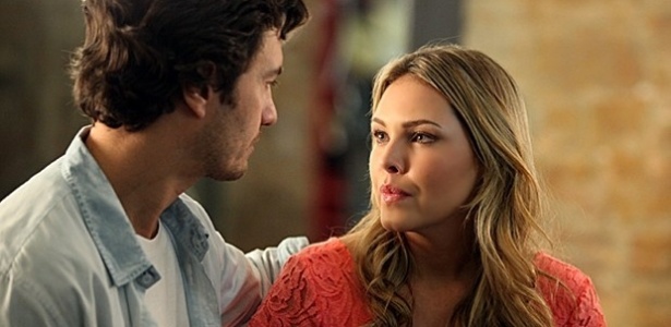 Nervosa, Lívia se declara para Laerte