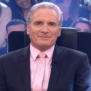 3jul2014---roberto-justus-faz-suspense-a