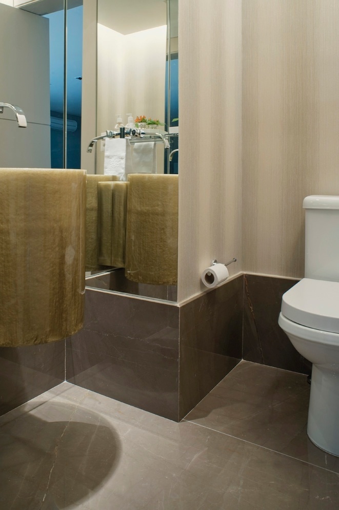 uol decoracao lavabo:lavabo ganhou um toque diferenciado com o piso de mármore bronze uol decoracao lavabo:lavabo ganhou um toque diferenciado com o piso de mármore bronze