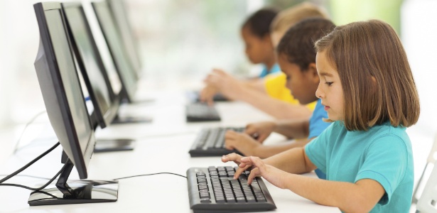 A tecnologia tem de ser mais um recurso para a criança na escola, mas não o único