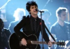 Após período sabático, Green Day lança música natalina - Reprodução
