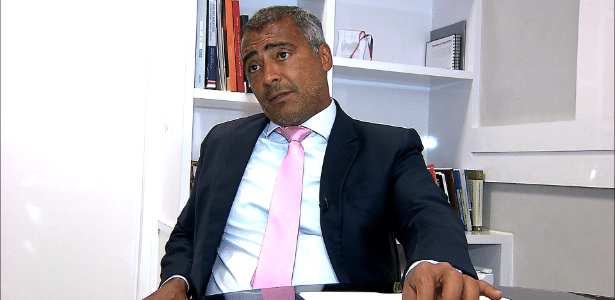 Deputado federal Romário recebe equipe do programa ¿Esporte Fantástico¿, da Record, em seu gabinete em Brasília