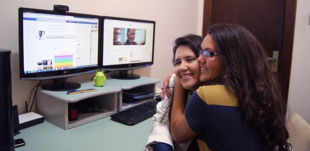 A empresária Érica Marques e a filha Piettra Marques Rebelo, 16, que usam a tecnologia e as redes sociais para facilitar a convivência diária e o relacionamento 