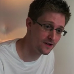 Cena do filme  Citizenfour, que conta os vazamentos feitos por Edward Snowden sobre o governo dos Estados Unidos