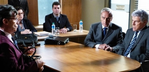 Em "Império", Cláudio e Téo se enfrentam na Justiça