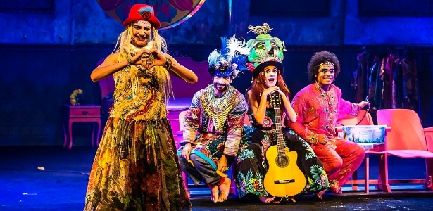 Luana Piovani estrela peça "Mania de Explicação"