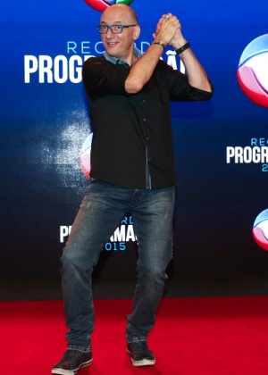 5fev2015---britto-jr-faz-pose-divertida-