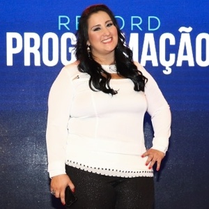 5fev2015---fabiola-gadelha-posa-durante-