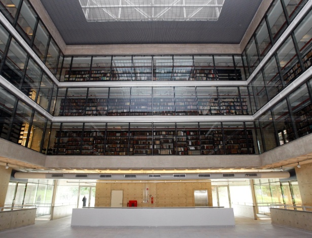 Interior da Biblioteca Brasiliana Guita e José Mindlin