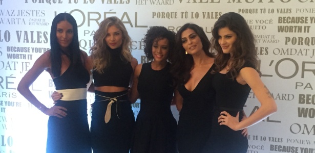 5.mar.2015 - Emanuela de Paula, Grazi Massafera, Taís Araújo, Juliana Paes e Isabeli Fontana em evento de beleza