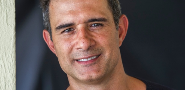 Marcos Pasquim vive o instrutor de saltos ornamentais Carlos Alberto em "Babilônia"