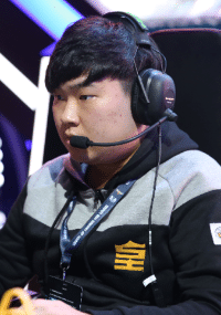 Jogador entrou para a equipe chinesa em maio de 2014