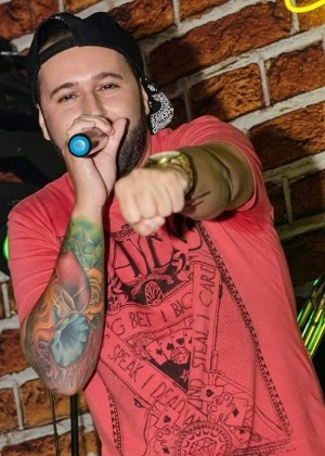 Dan Nunes, vocalista da banda Tr3vo, foi morto após show em um bar em Santos (SP)