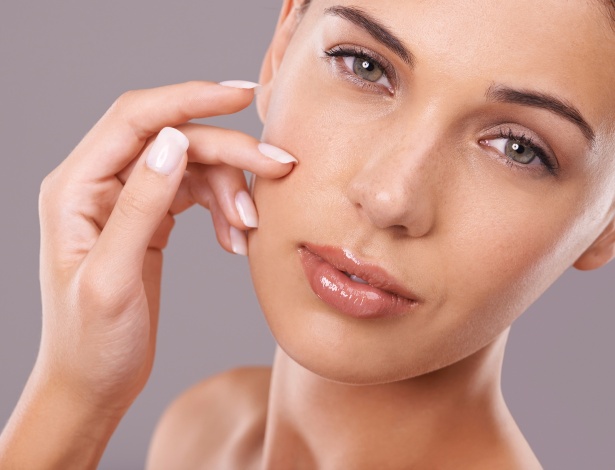 Limpeza, desintoxicação e hidratação são alguns dos segredinhos para a pele perfeita