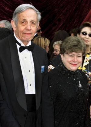 24.mar.2002 - O vencedor do Nobel John Nash e sua mulher Alicia na 74ª edição do Oscar. Os dois morreram em um acidente de carro em Nova Jersey, nos Estados Unidos