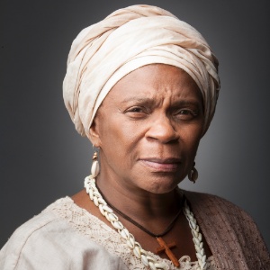 Zezé Motta como Tia Joaquina, em "Escrava Mãe"