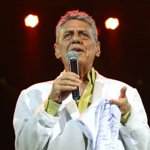 Chico Buarque se apresenta no Vivo Rio, no show de Verão da Mangueira