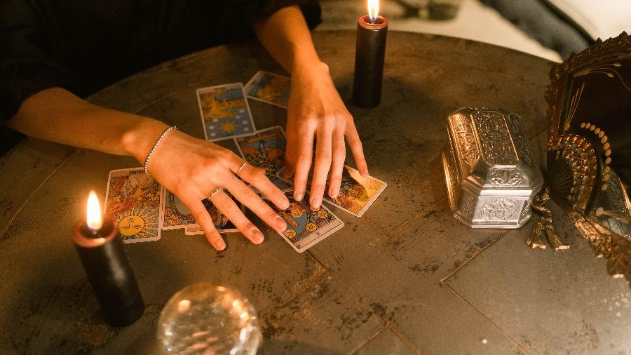 Tarot para relacionamentos - uma pergunta • Guia da Alma