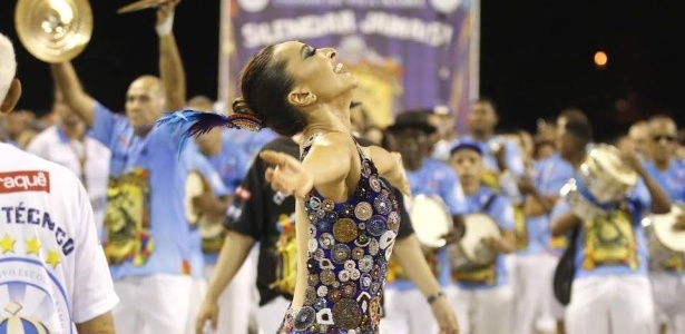 Sabrina Sato, rainha de bateria, participa de ensaio técnico da Vila Isabel, no Rio