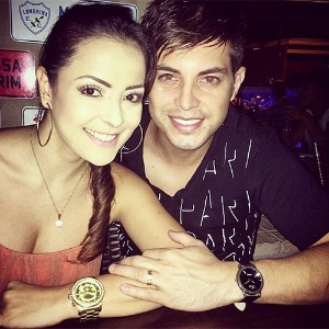 Li Martins e o marido, Matheus Herriez - li-martins-e-o-marido-o-musico-matheus-herriez-1444221338929_300x300