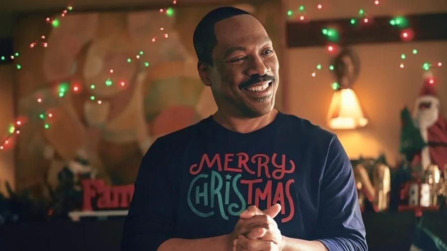 O filme de Natal de 2023 de Eddie Murphy compensa outro papel clássico que  ele perdeu há 23 anos