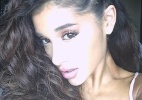 Ariana Grande finalmente solta o cabelão e mostra cachos naturais na web (Foto: Reprodução/Instagram/@arianagrande)