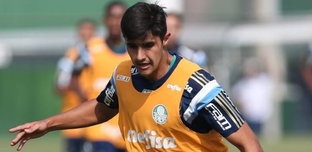 Thiago Martins admite concorrência com Mina, mas garante ajudar colombiano