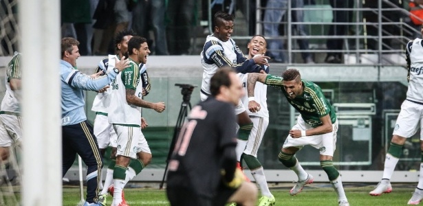 Rogério Ceni lamenta após gol do Palmeiras no clássico da 9ª rodada