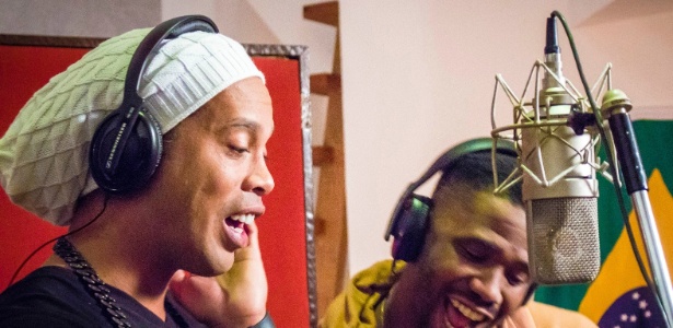 Ronaldinho Gaúcho diz que projetos musicais são opções após o final da carreira