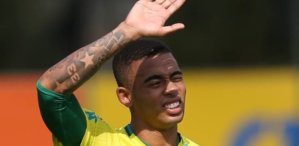 Cuca pede calma a G. Jesus e aposta em fim de jejum: 'Já já sobra uma bola'