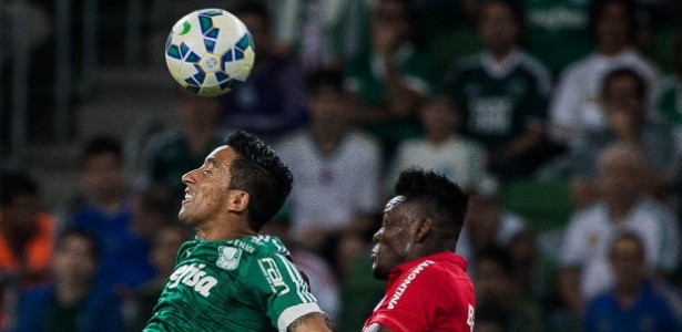 Barrios diz que encontrou elenco 