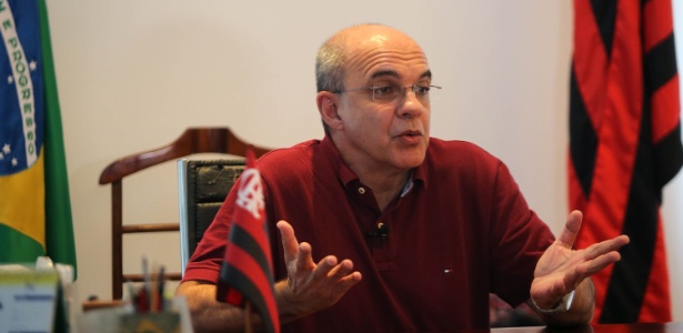 O presidente Eduardo Bandeira de Mello comanda a diretoria do Flamengo