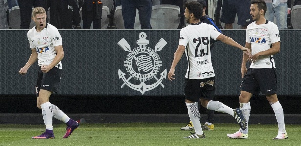 Roger indica e Atlético-MG tenta acordo com o Corinthians por Marlone