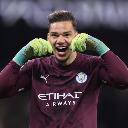 Ederson concorre a prêmio de melhor goleiro do mundo; veja lista