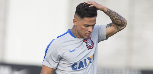 Reforço mais caro do ano perde espaço após troca de posição no Corinthians