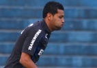 André Santos treina com grupo, mas começa Brasileiro na reserva do Grêmio