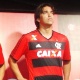 Fla encerra mist&eacute;rio e apresenta camisa com show, clima de balada e globais