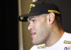 Gigantismo e fama de zebra marcam jornada de Pezão rumo ao título do UFC