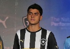 Botafogo lança uniforme com gandula musa e famosos, mas sem líderes
