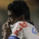 Paulinho ouve pedidos de 'fica' da torcida e tranquiliza: "N&atilde;o &eacute; a despedida"