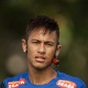 Com frase no vesti&aacute;rio e mensagem da m&atilde;e, Neymar d&aacute; novas pistas sobre sa&iacute;da