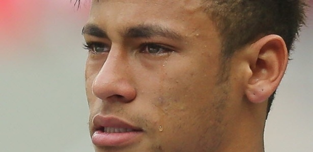 Neymar chora antes da partida entre Santos e Flamengo no Mané Garrincha