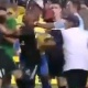 Goleiro morde adversário em jogo com sete expulsões na Romênia